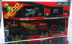 Geico Powersports Honda Set 1:32 Volvo VN-780 en 1:12 Honda CRF450R Kevin Windham Nr. 14 en 1:6 Helm